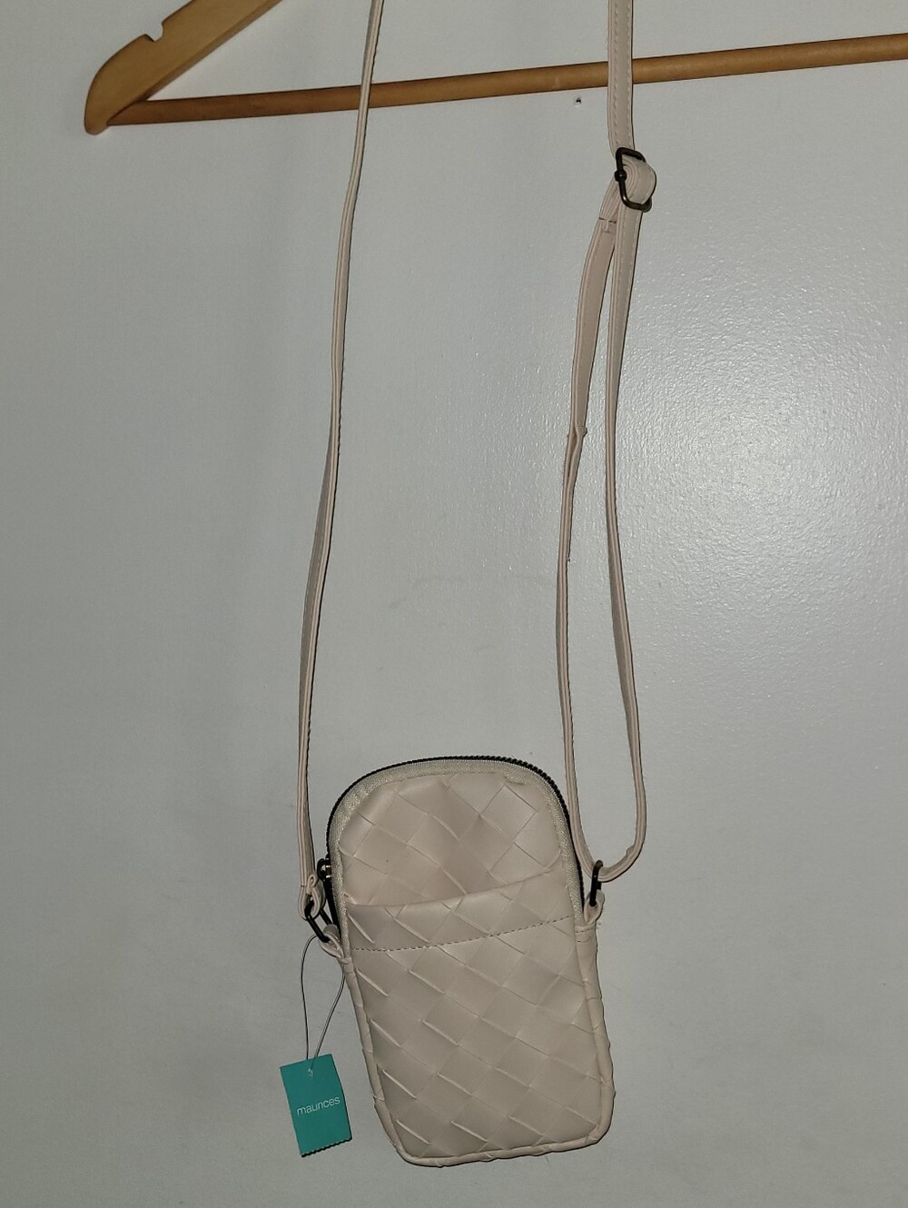 MAURICES CROSSBODY PHONE / WALLET PURSE ( NEW )